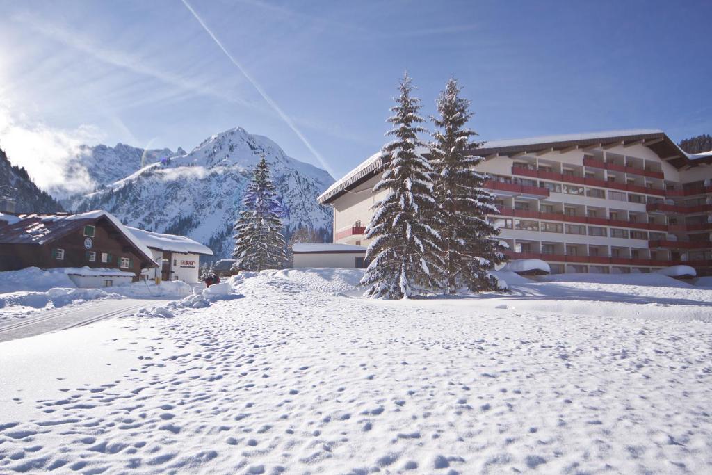Aparthotel Kleinwalsertal Mittelberg Exterior foto